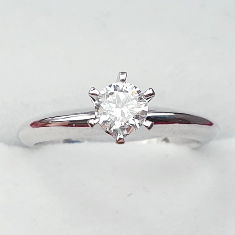 Кольцо Deimantas 95774451 16,51р 2,73гр 0,46ct. купить,NaN