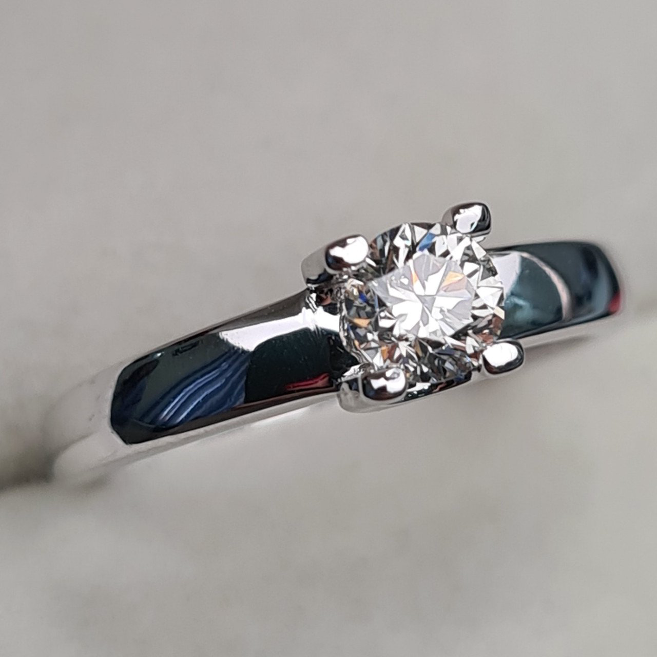 Кольцо Deimantas 97382760 16,5р 2,37гр 0,43ct. купить,NaN