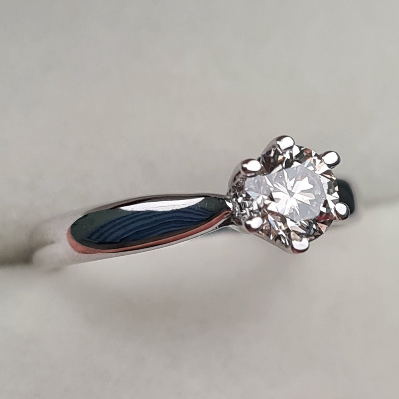 Кольцо Deimantas 97382755 17,5р 2,52гр 0,59ct. купить,NaN
