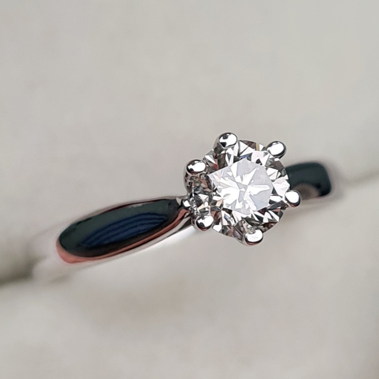 Кольцо Deimantas 97382755 17,5р 2,52гр 0,59ct. купить,NaN