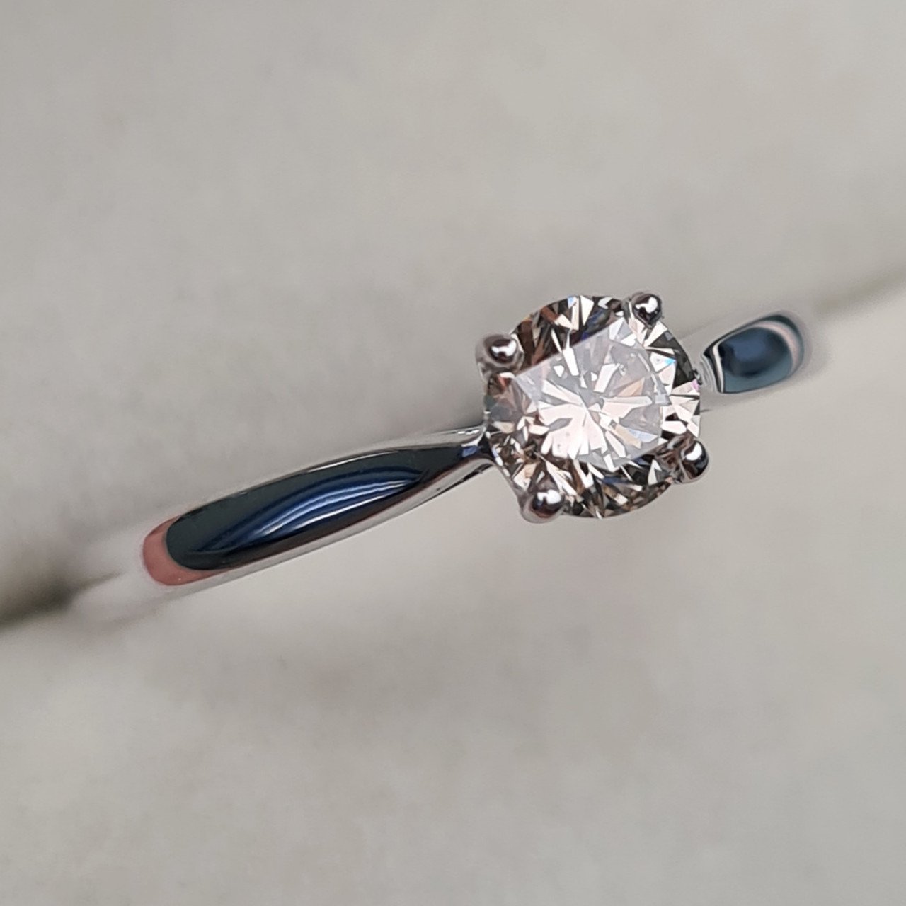 Кольцо Deimantas 97382764 16,5р 1,82гр 0,44ct. купить,NaN