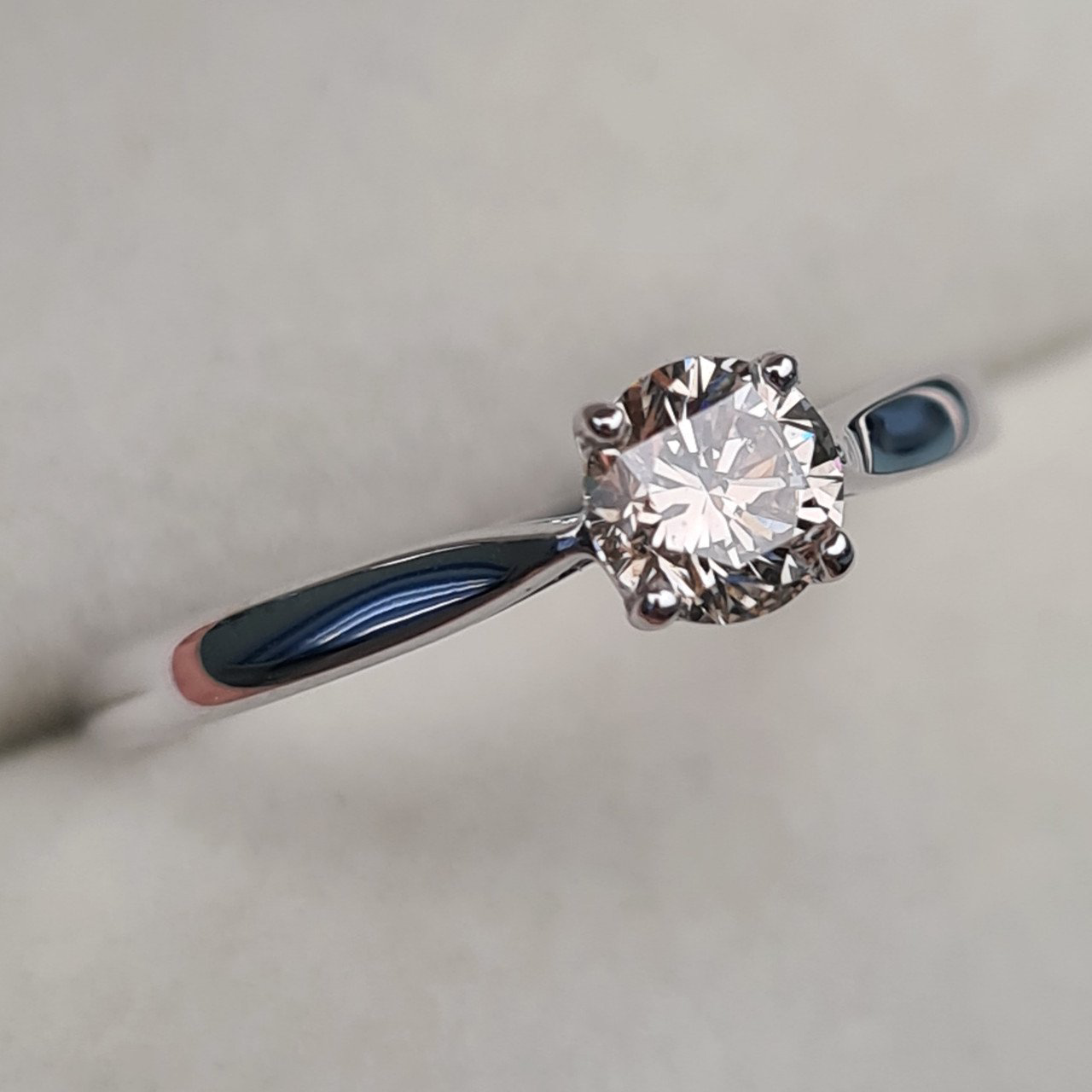 Кольцо Deimantas 97382764 16,5р 1,82гр 0,44ct. купить,NaN