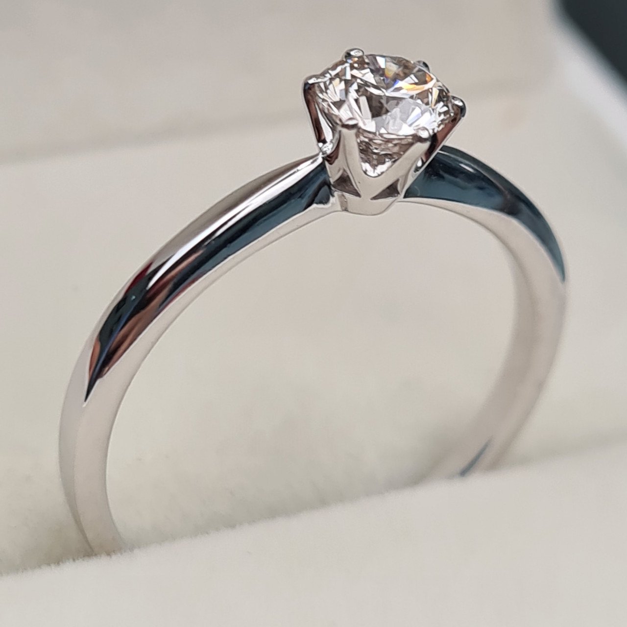 Кольцо Deimantas 97382753 17р 2,18гр 0,45ct. купить,NaN