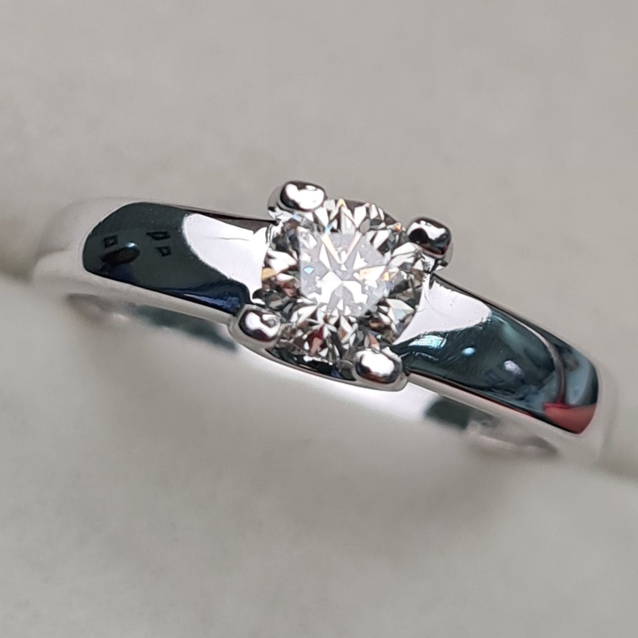 Кольцо Deimantas 97382760 16,5р 2,37гр 0,43ct. купить,NaN