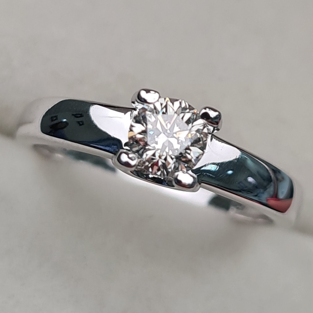 Кольцо Deimantas 97382760 16,5р 2,37гр 0,43ct. купить,NaN