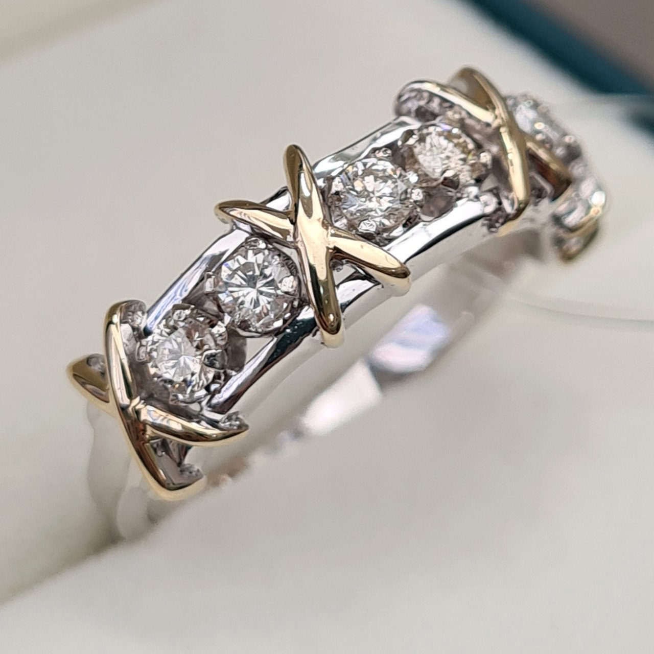 Кольцо Deimantas 92605744 19р 5,34гр 0,50ct. купить,NaN