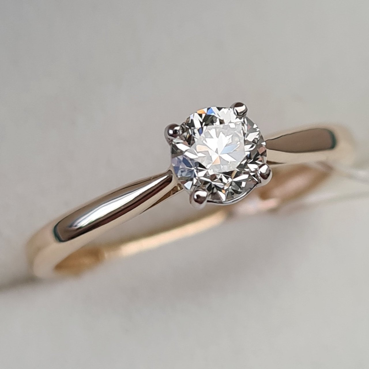Кольцо Deimantas 92632244 17р 1,61гр 0,50ct. купить,NaN
