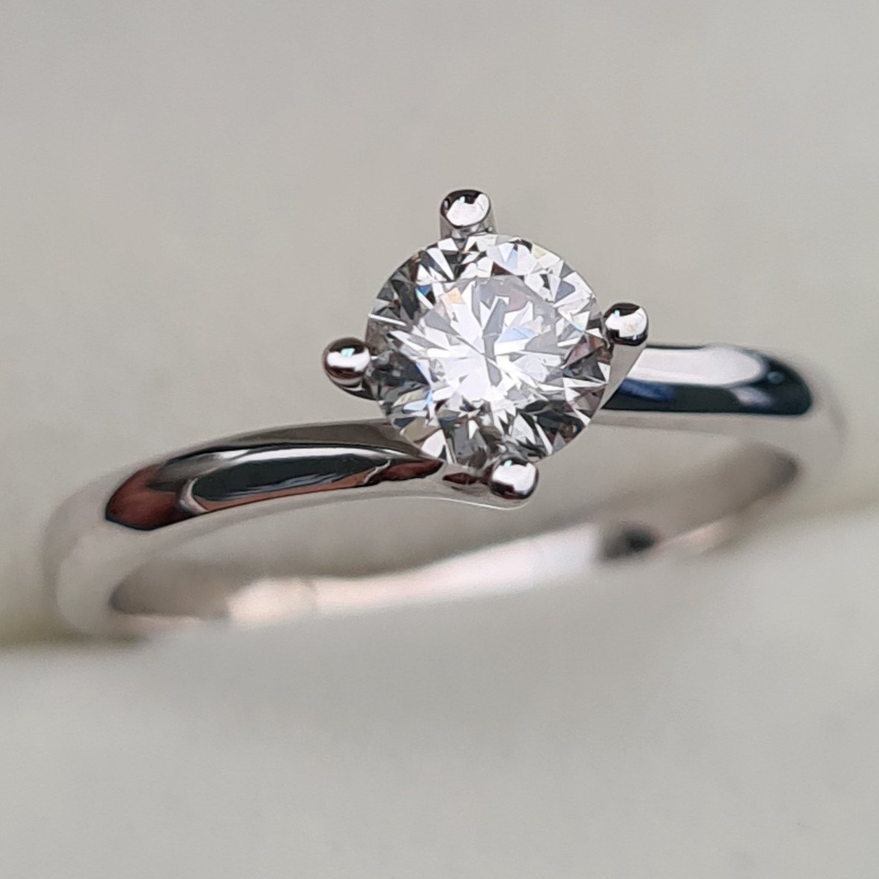 Кольцо Deimantas 95786395 16,51р 2,35гр 0,40ct. купить,NaN