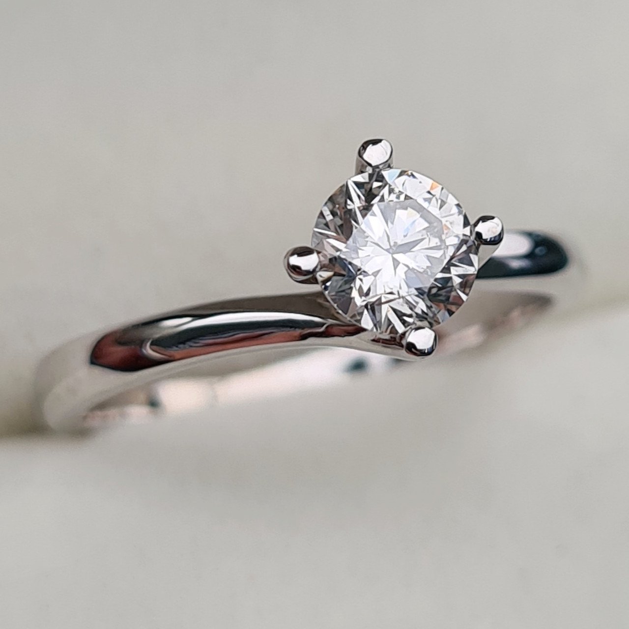 Кольцо Deimantas 95786395 16,51р 2,35гр 0,40ct. купить,NaN
