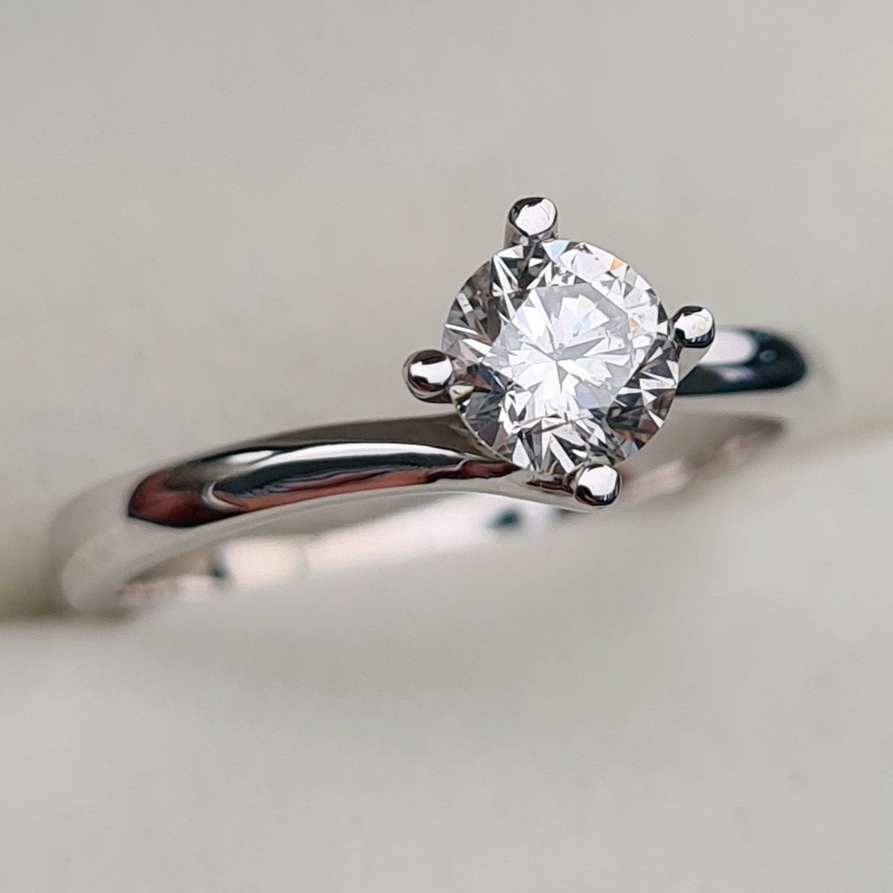 Кольцо Deimantas 95786395 16,51р 2,35гр 0,40ct. купить,NaN