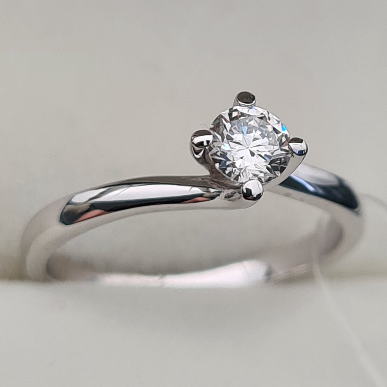 Кольцо Deimantas 95787410 16,51р 2,32гр 0,36ct. купить,NaN