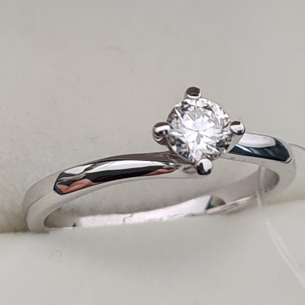 Кольцо Deimantas 95787410 16,51р 2,32гр 0,36ct. купить,NaN