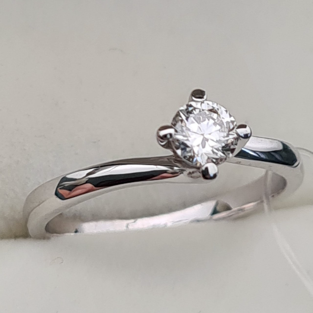 Кольцо Deimantas 95787410 16,51р 2,32гр 0,36ct. купить,NaN