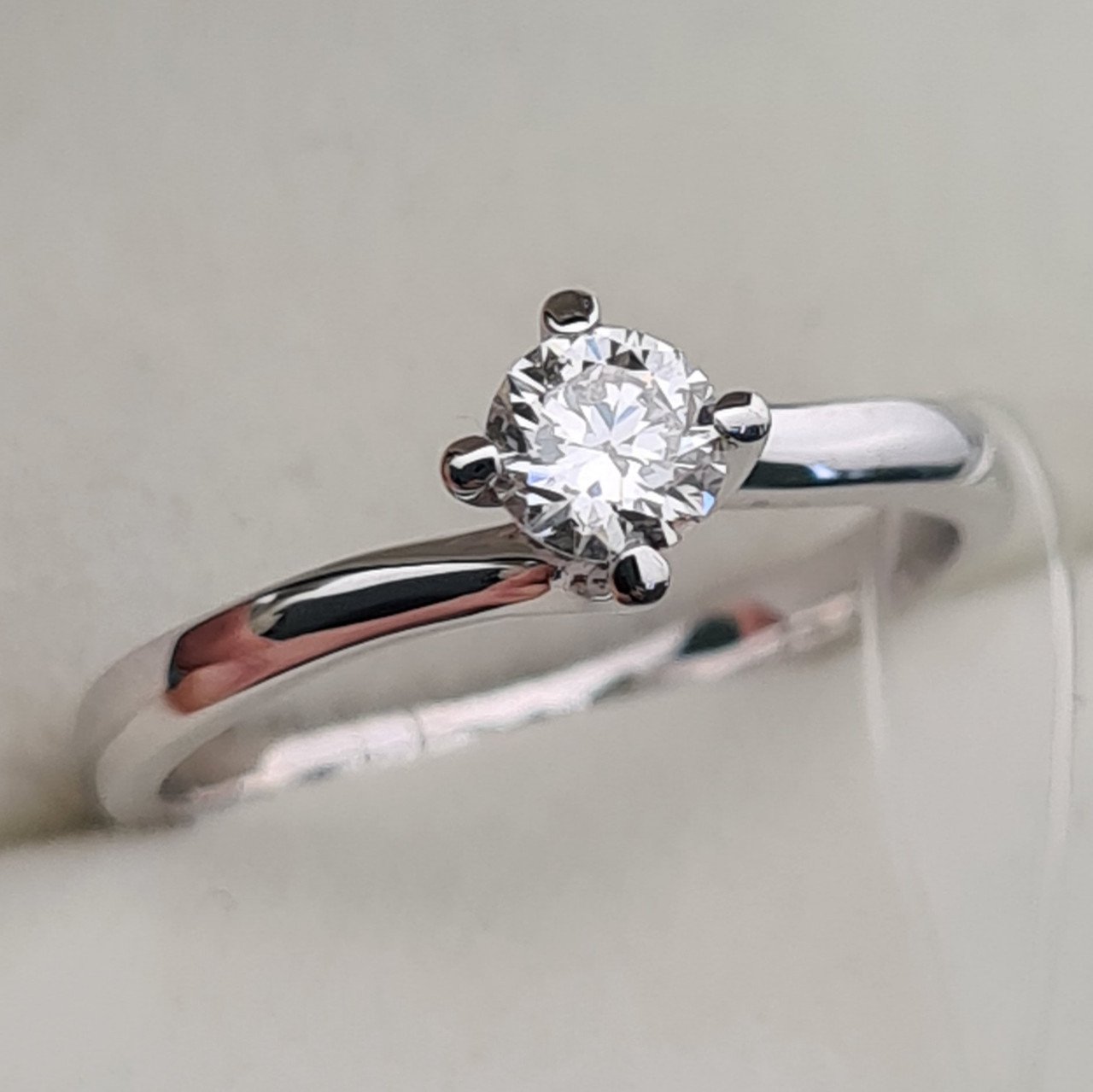 Кольцо Deimantas 95787410 16,51р 2,32гр 0,36ct. купить,NaN