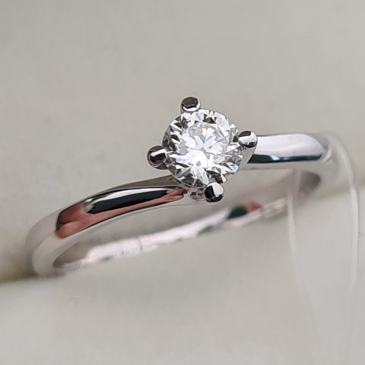 Кольцо Deimantas 95787410 16,51р 2,32гр 0,36ct. купить,NaN