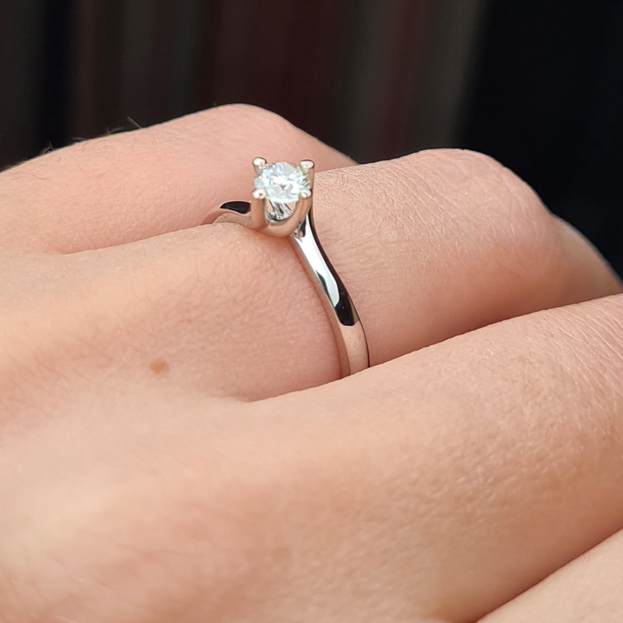 Кольцо Deimantas 95790236 16,51р 2,79гр 0,16ct. купить,NaN