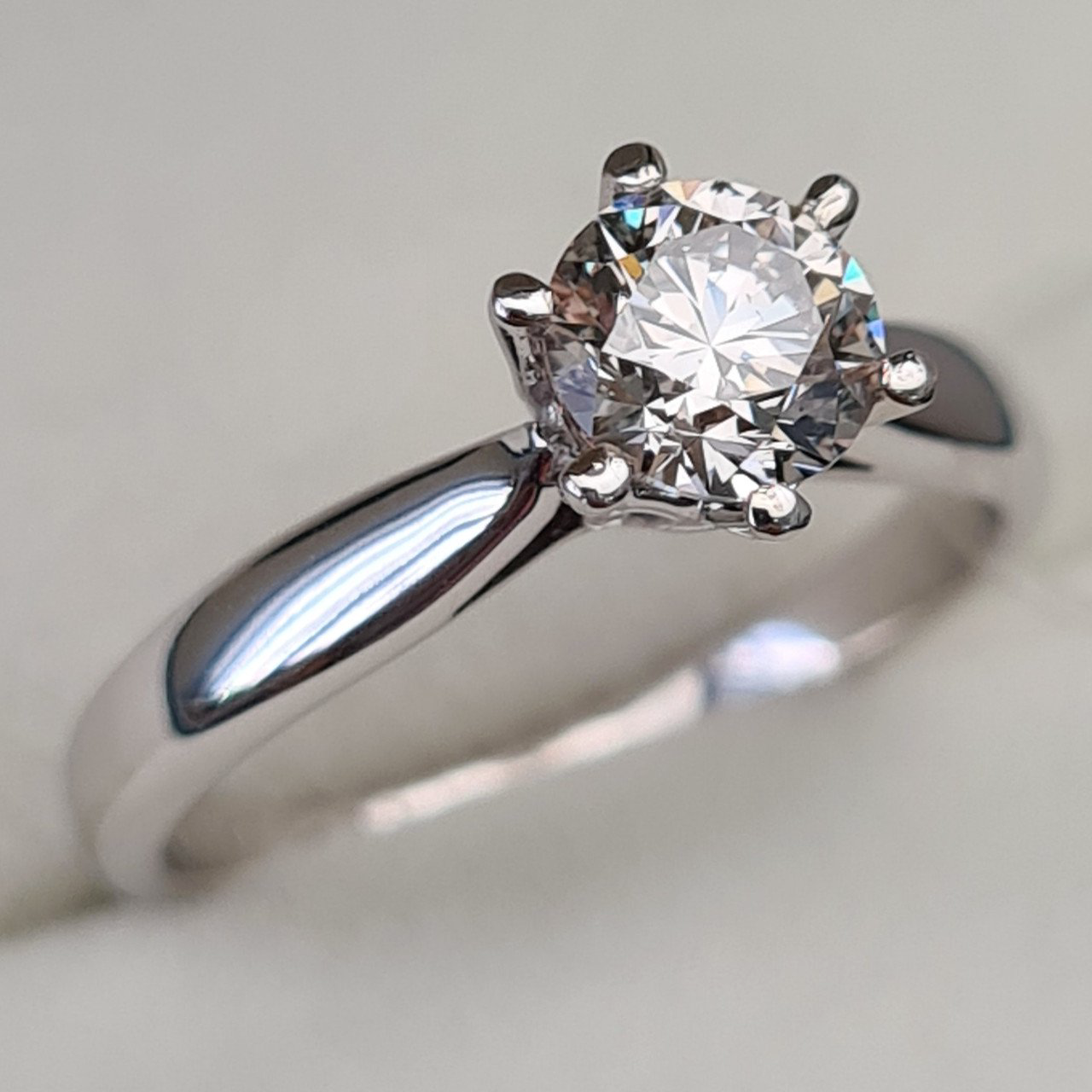 Кольцо Deimantas 92632909 16,51р 2,66гр 0,70ct. купить,NaN