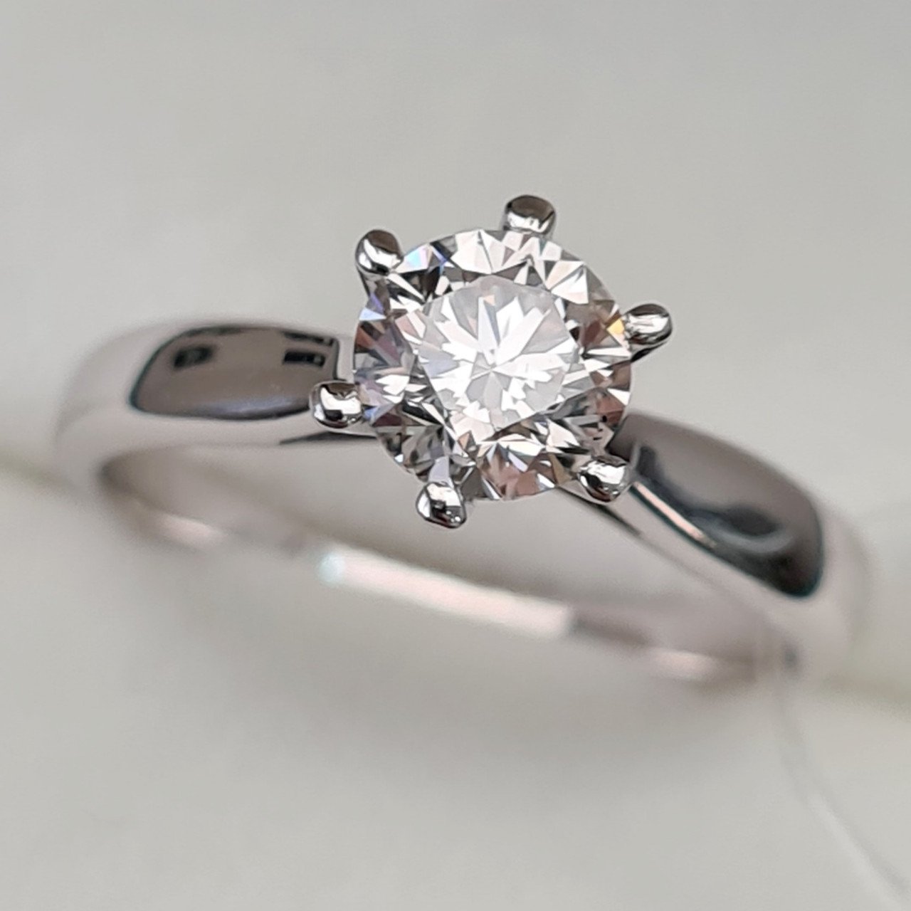 Кольцо Deimantas 92632909 16,51р 2,66гр 0,70ct. купить,NaN