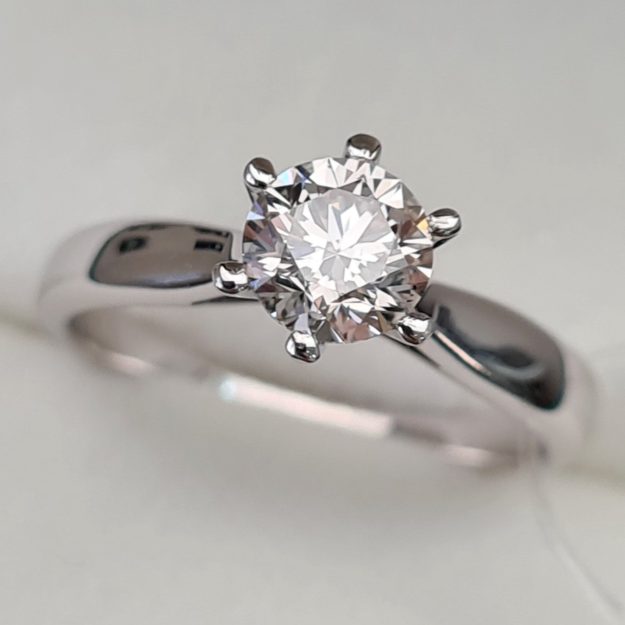 Кольцо Deimantas 92632909 16,51р 2,66гр 0,70ct. купить,NaN