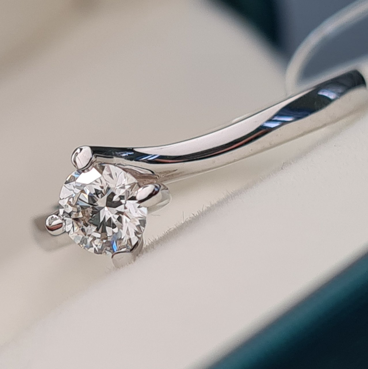 Кольцо Deimantas 95790500 16,51р 2,23гр 0,25ct. купить,NaN