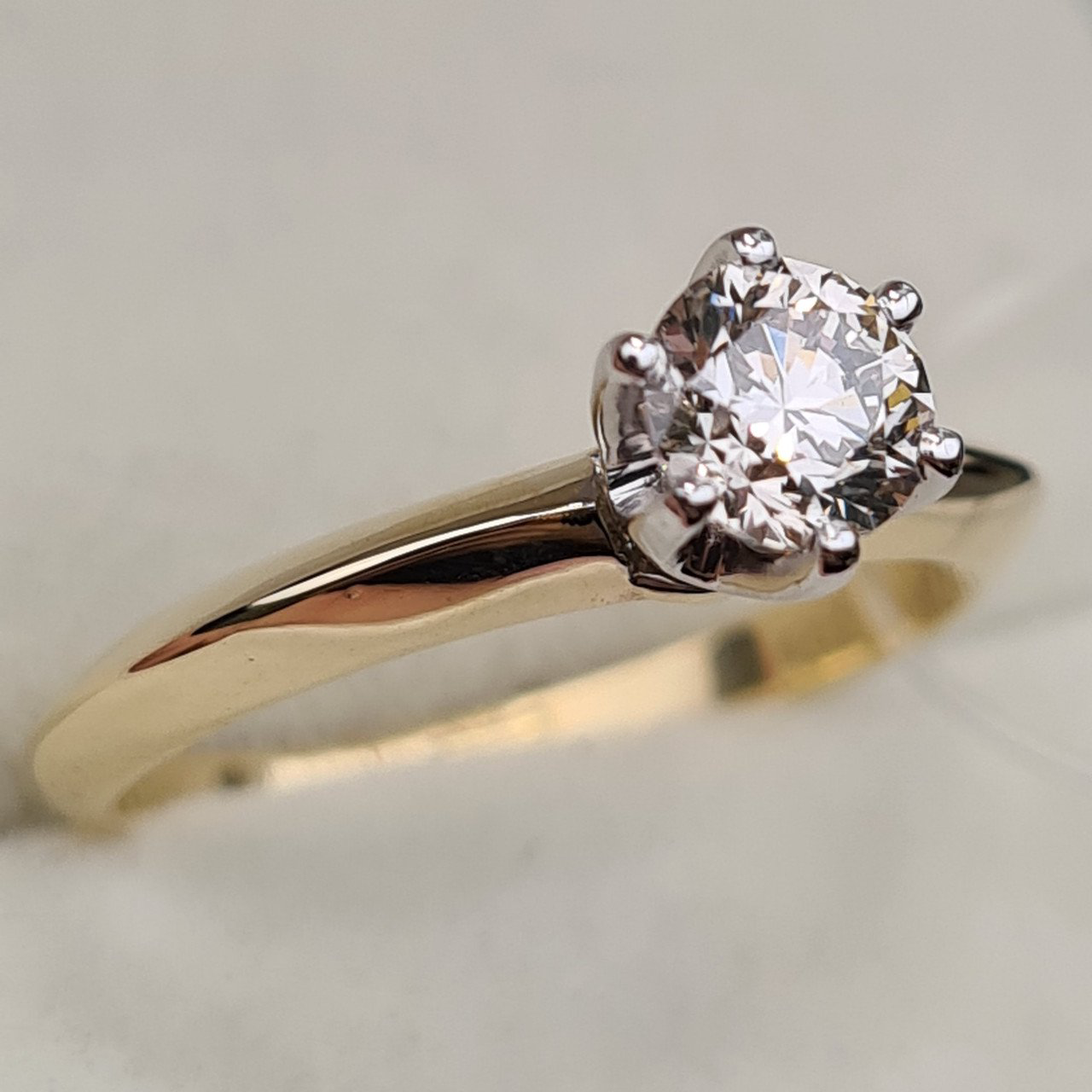 Кольцо Deimantas 97476895 16,5р 2,63гр 0,57ct. купить,NaN