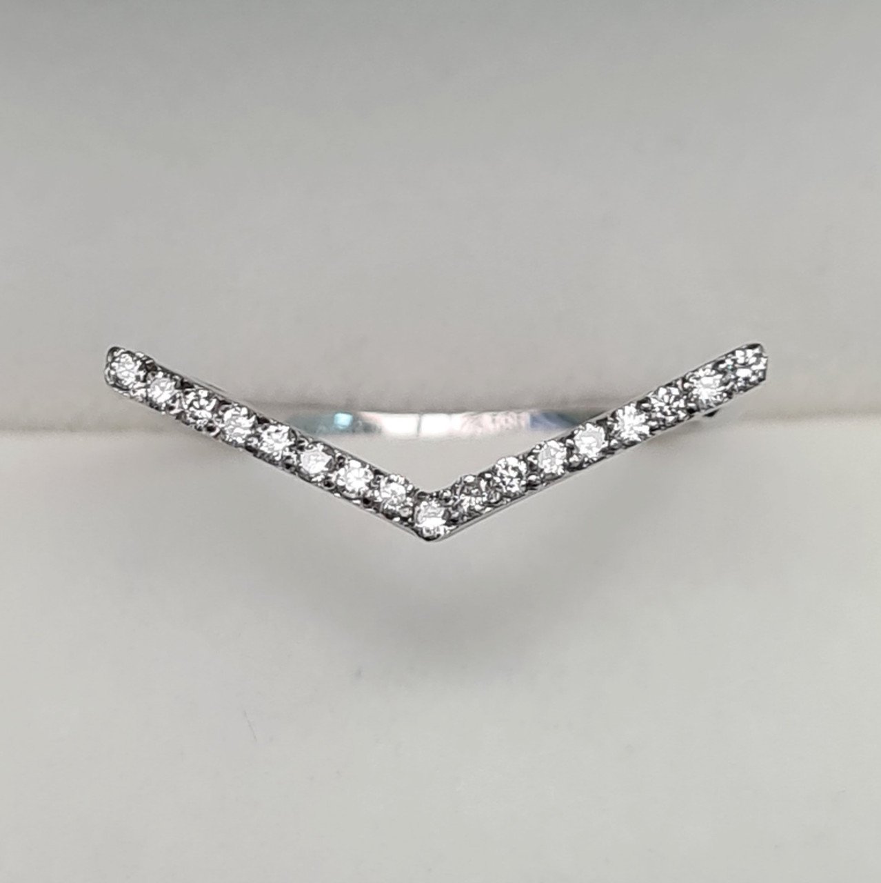 Кольцо Deimantas 92807559 17р 2,41гр 0,14ct. купить,NaN