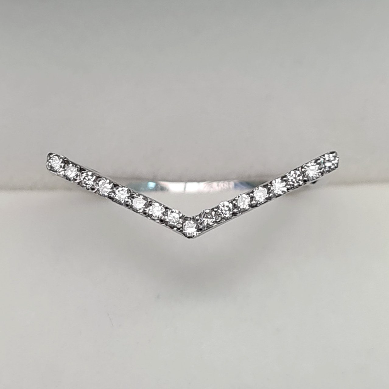 Кольцо Deimantas 92807559 17р 2,41гр 0,14ct. купить,NaN