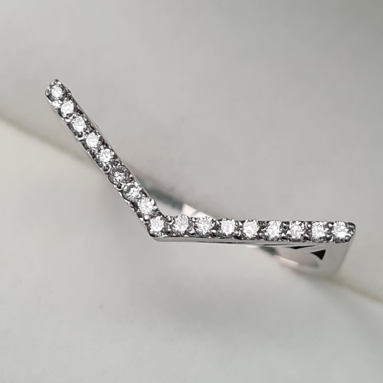 Кольцо Deimantas 92807559 17р 2,41гр 0,14ct. купить,NaN