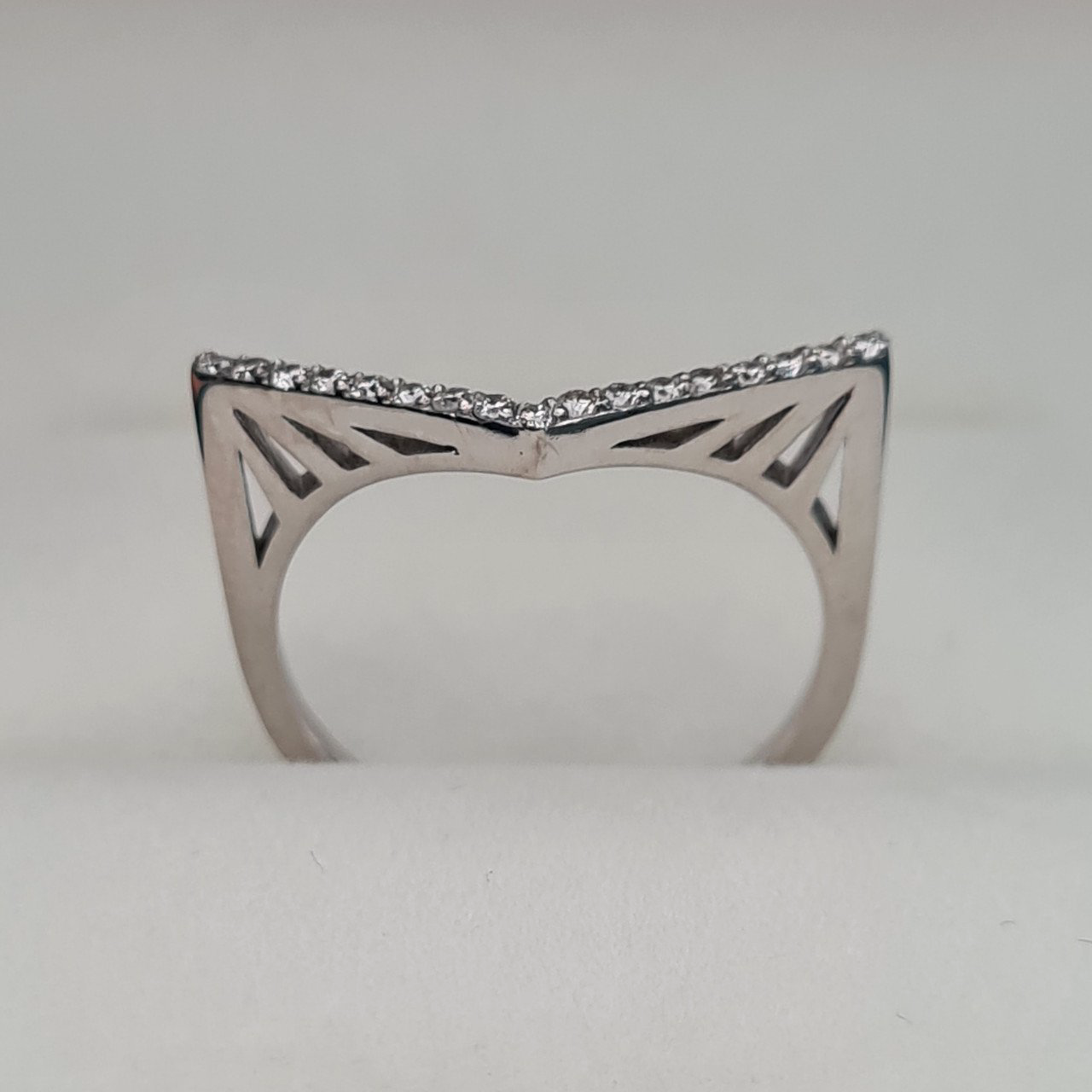 Кольцо Deimantas 92807559 17р 2,41гр 0,14ct. купить,NaN