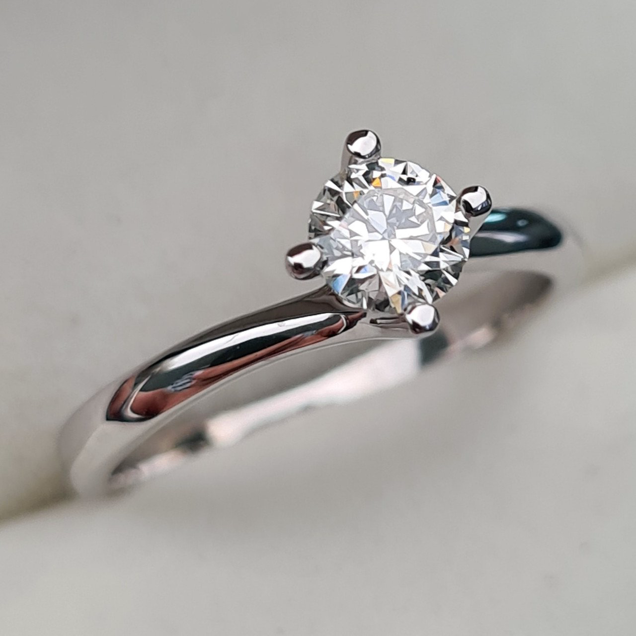 Кольцо Deimantas 95790529 16,51р 2,34гр 0,55ct. купить,NaN