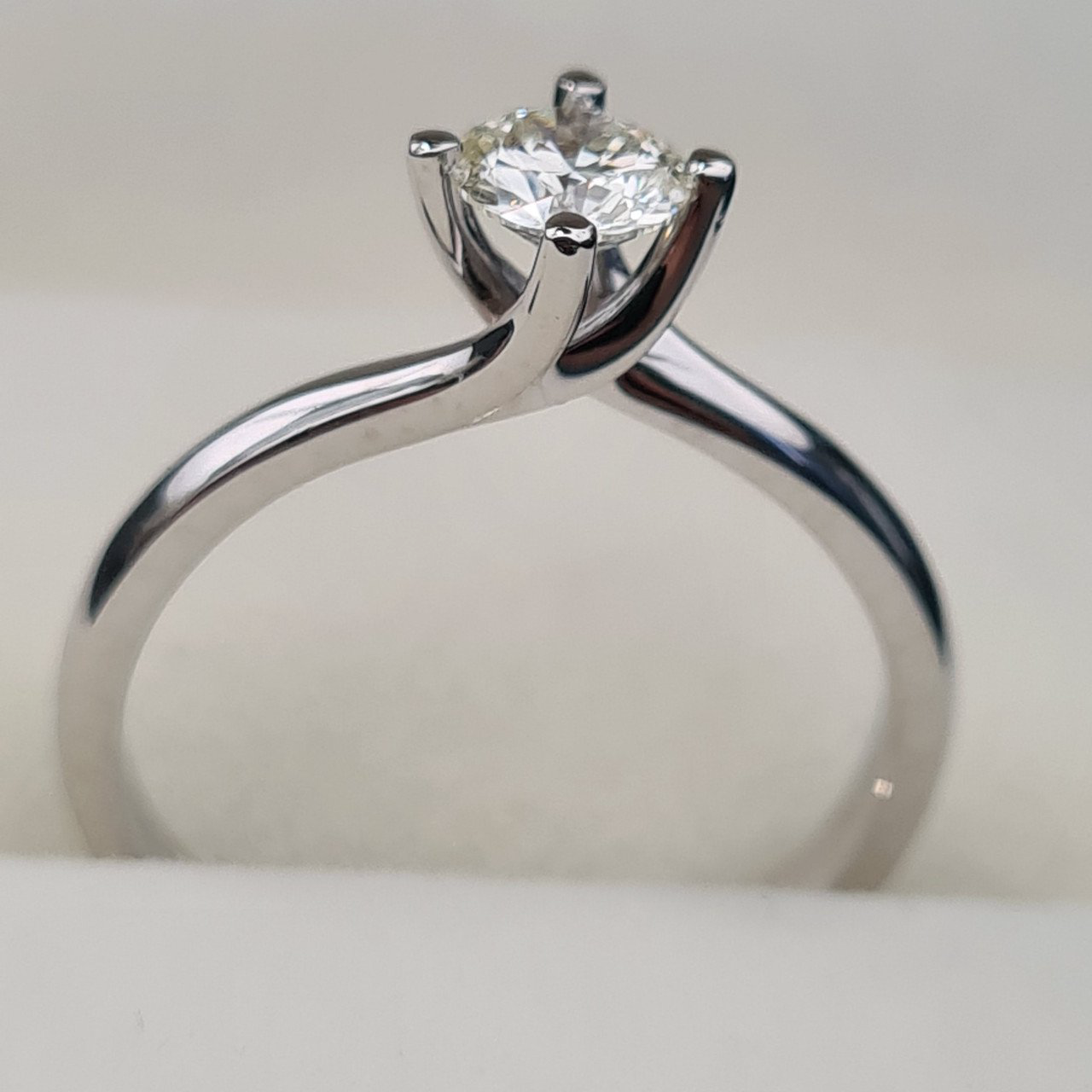 Кольцо Deimantas 95790529 16,51р 2,34гр 0,55ct. купить,NaN