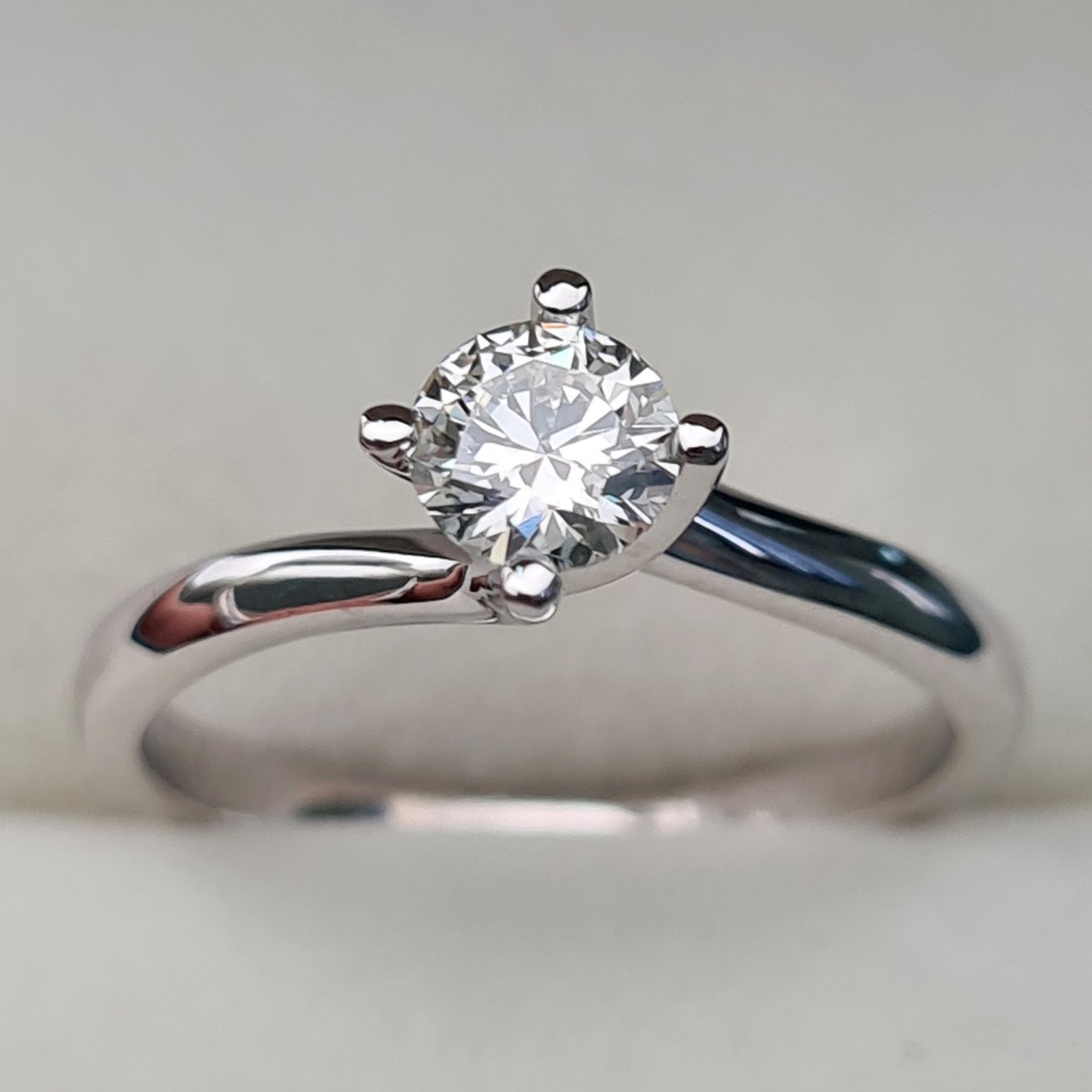 Кольцо Deimantas 95790529 16,51р 2,34гр 0,55ct. купить,NaN