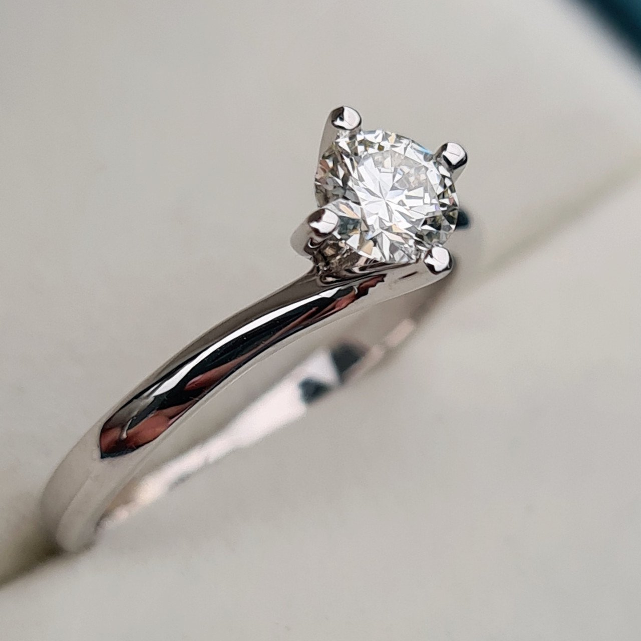 Кольцо Deimantas 95790529 16,51р 2,34гр 0,55ct. купить,NaN