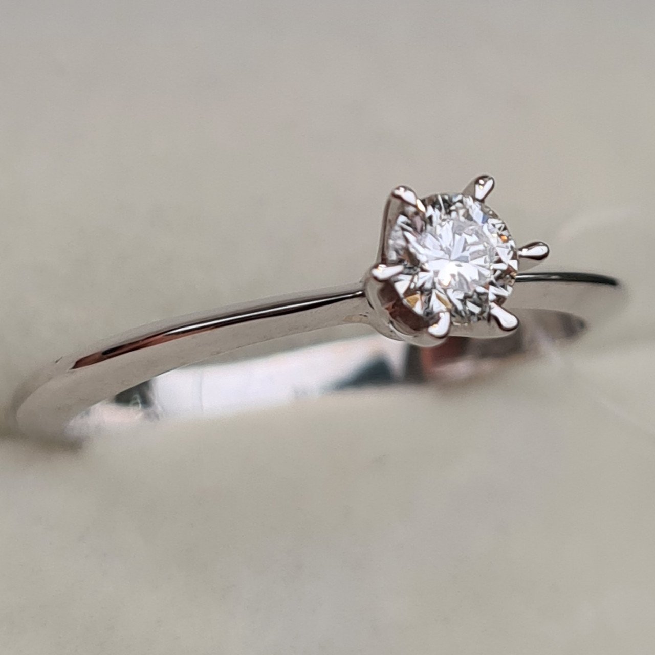 Кольцо Deimantas 97476932 16,51р 1,71гр 0,16ct. купить,NaN
