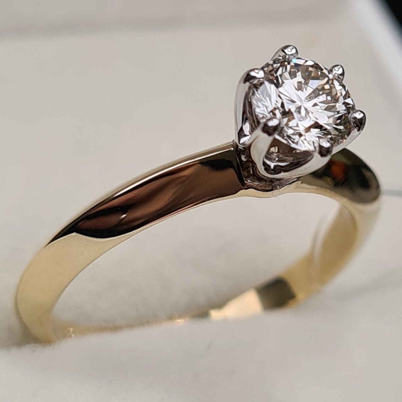 Кольцо Deimantas 97476915 16,5р 2,66гр 0,53ct. купить,NaN