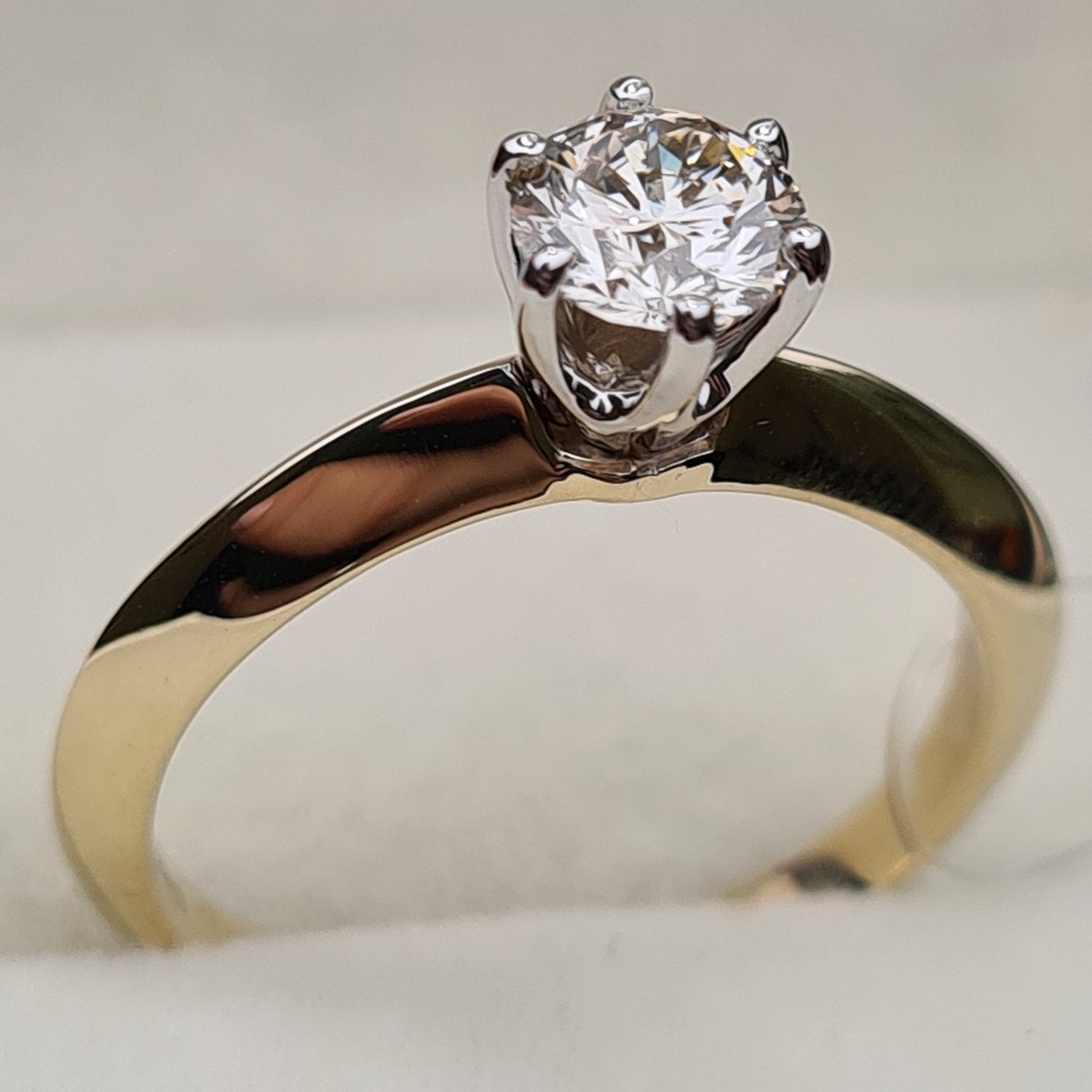 Кольцо Deimantas 97476915 16,5р 2,66гр 0,53ct. купить,NaN