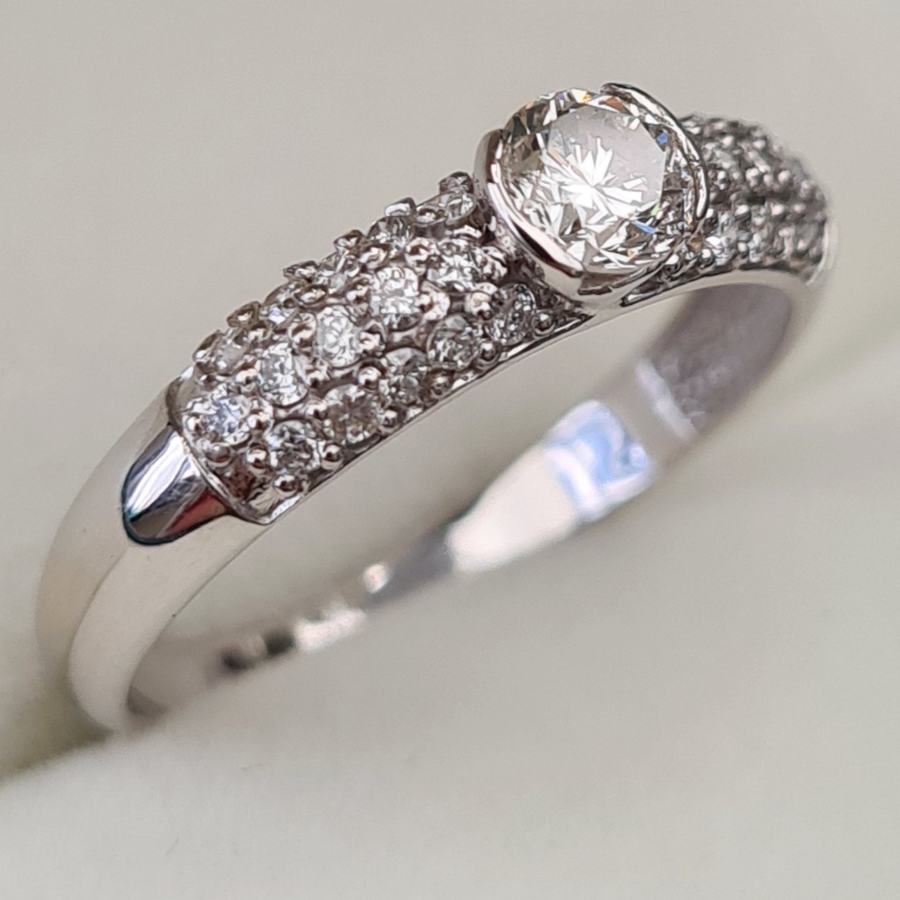 Кольцо Deimantas 92945271 17р 1,87гр 0,60ct. купить,NaN