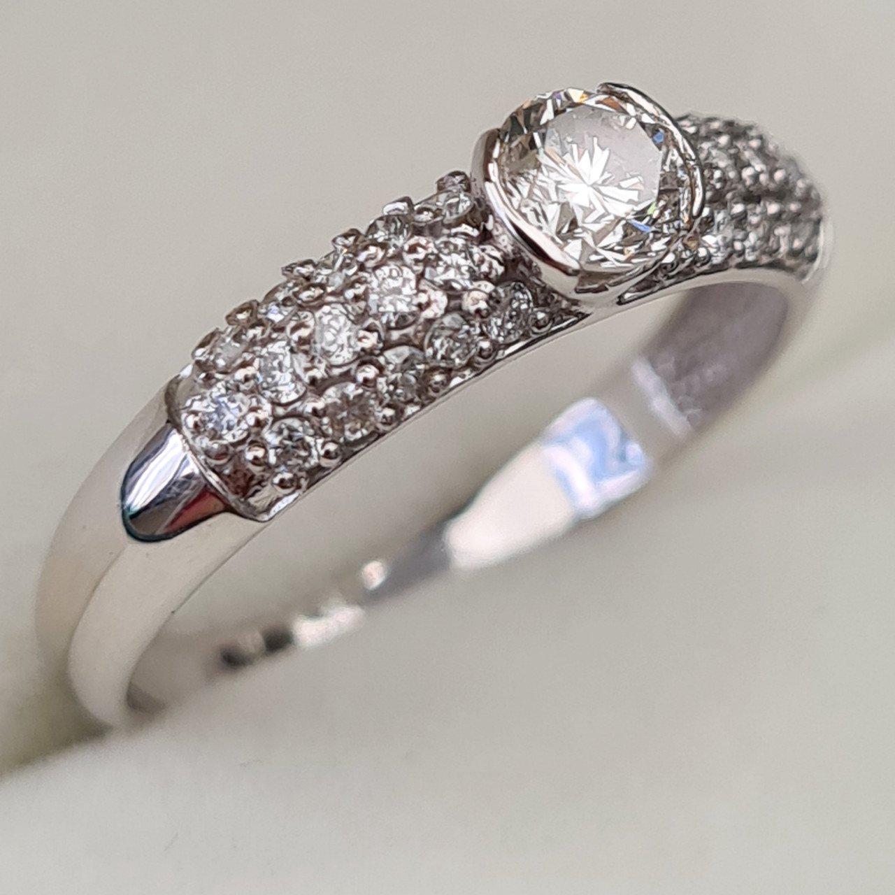 Кольцо Deimantas 92945271 17р 1,87гр 0,60ct. купить,NaN