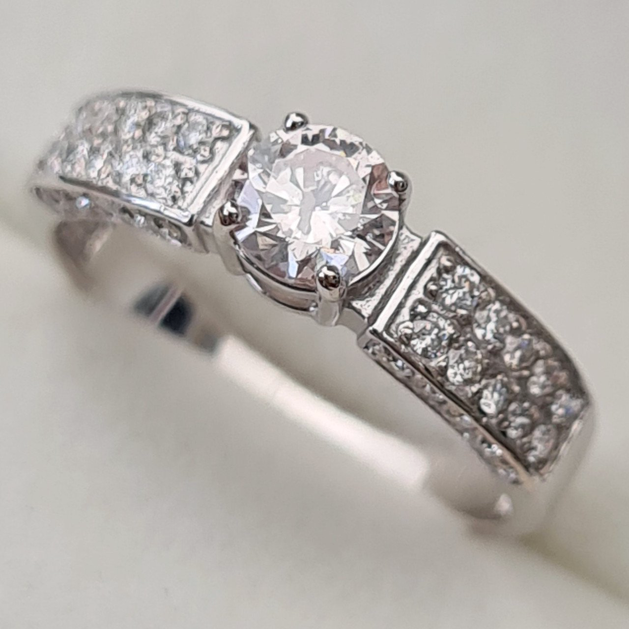 Кольцо Deimantas 92945259 16р 1,94гр 0,72ct. купить,NaN