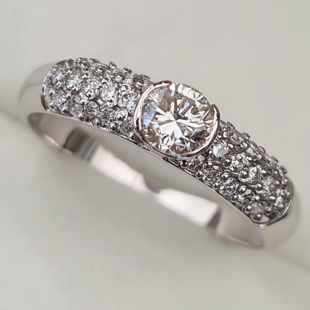 Кольцо Deimantas 92945271 17р 1,87гр 0,60ct. купить,NaN