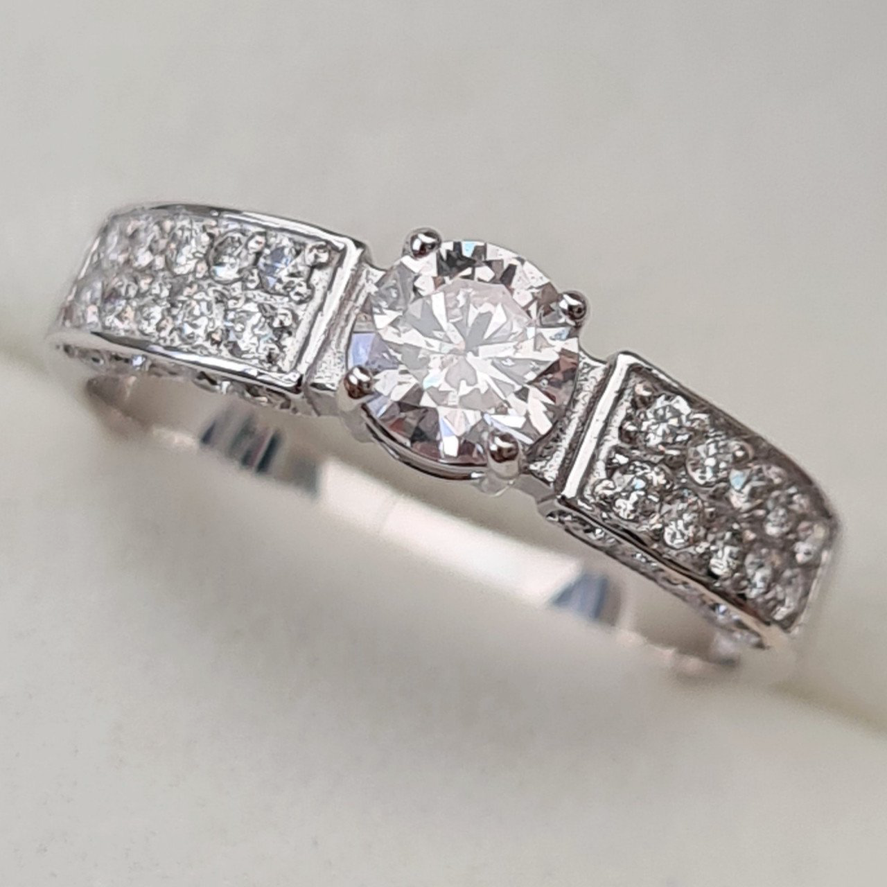 Кольцо Deimantas 92945259 16р 1,94гр 0,72ct. купить,NaN