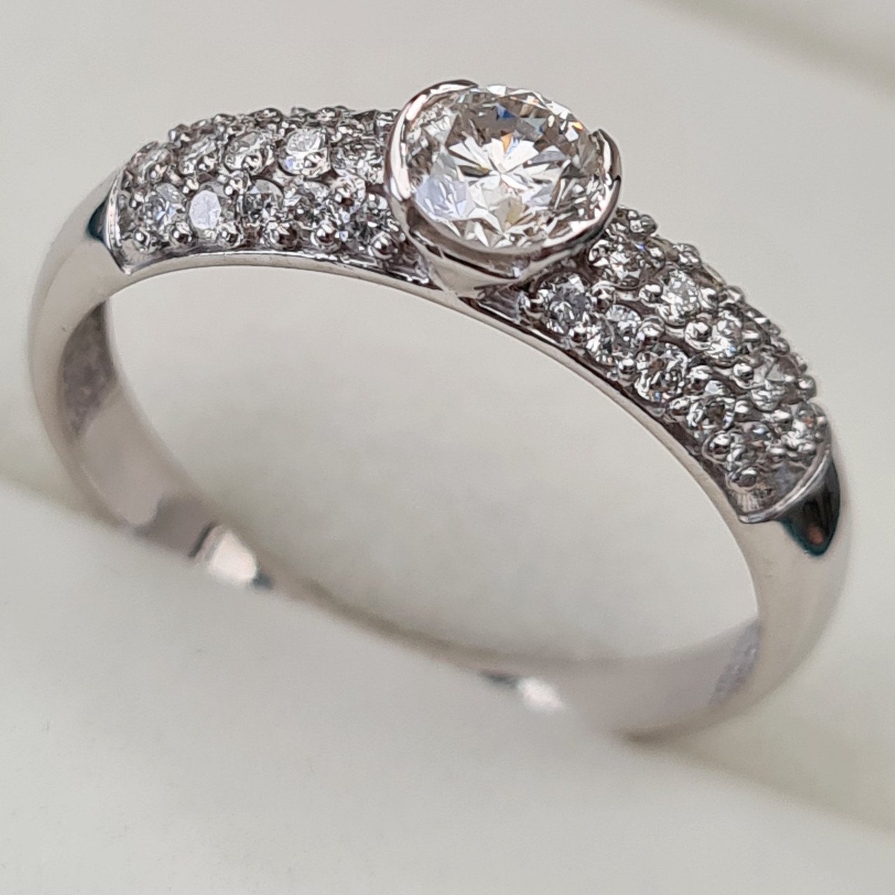Кольцо Deimantas 92945271 17р 1,87гр 0,60ct. купить,NaN