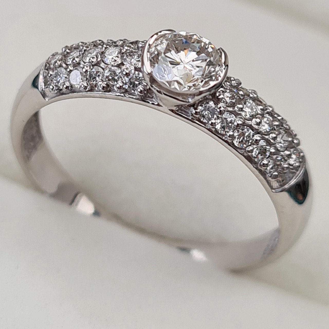 Кольцо Deimantas 92945271 17р 1,87гр 0,60ct. купить,NaN