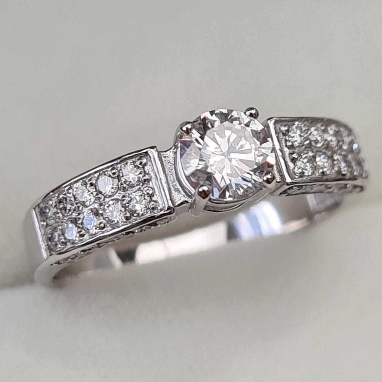Кольцо Deimantas 92945259 16р 1,94гр 0,72ct. купить,NaN