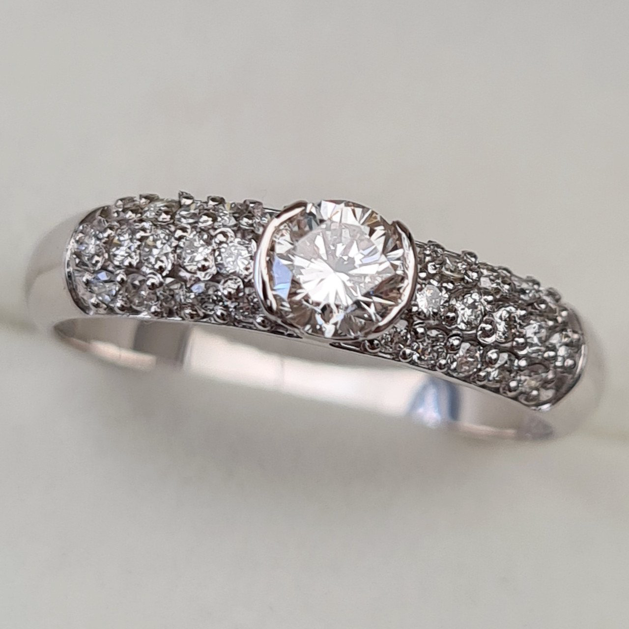 Кольцо Deimantas 92945271 17р 1,87гр 0,60ct. купить,NaN