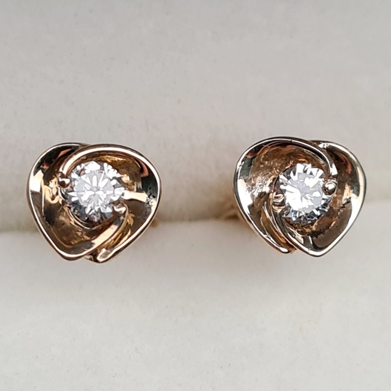 Серьги Deimantas 95830220 1,54гр 0,21ct. купить,NaN