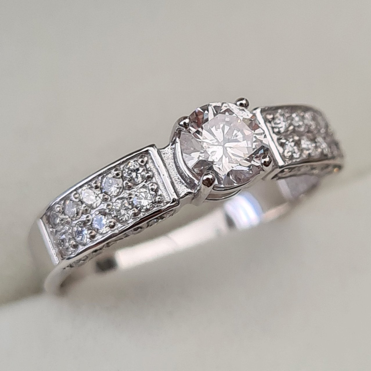 Кольцо Deimantas 92945259 16р 1,94гр 0,72ct. купить,NaN