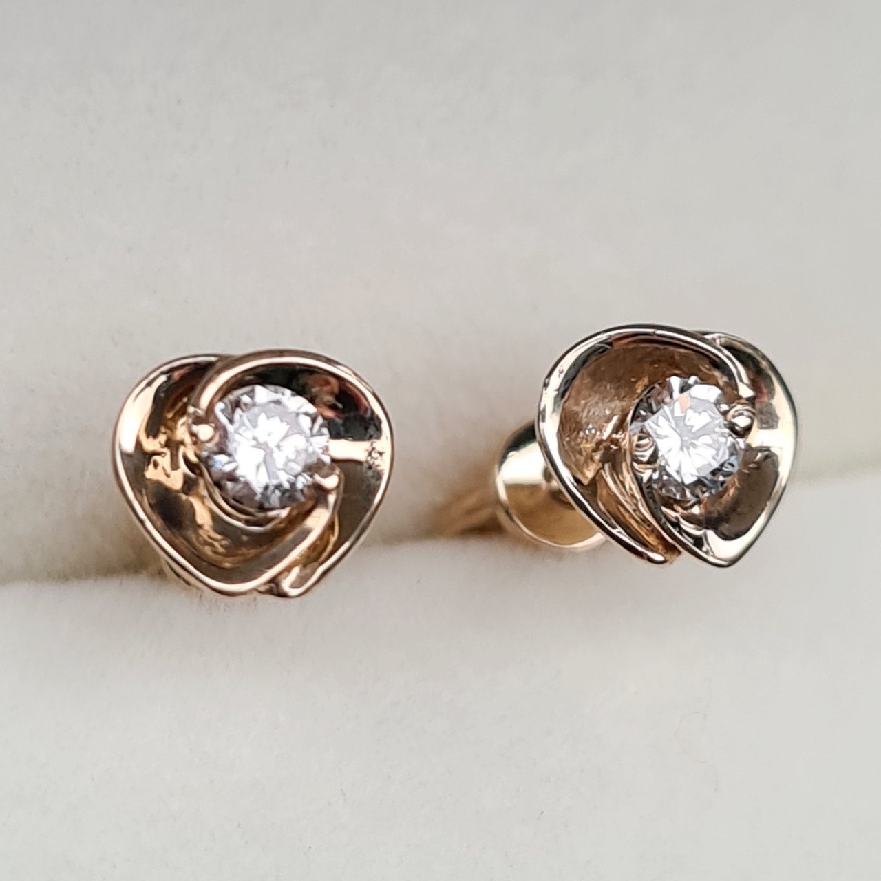 Серьги Deimantas 95830220 1,54гр 0,21ct. купить,NaN