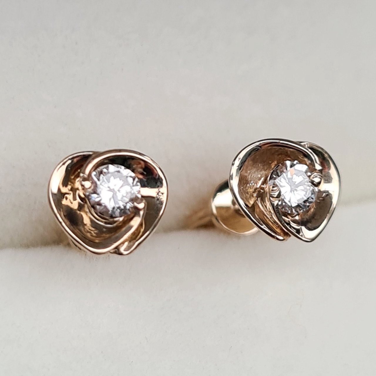 Серьги Deimantas 95830220 1,54гр 0,21ct. купить,NaN