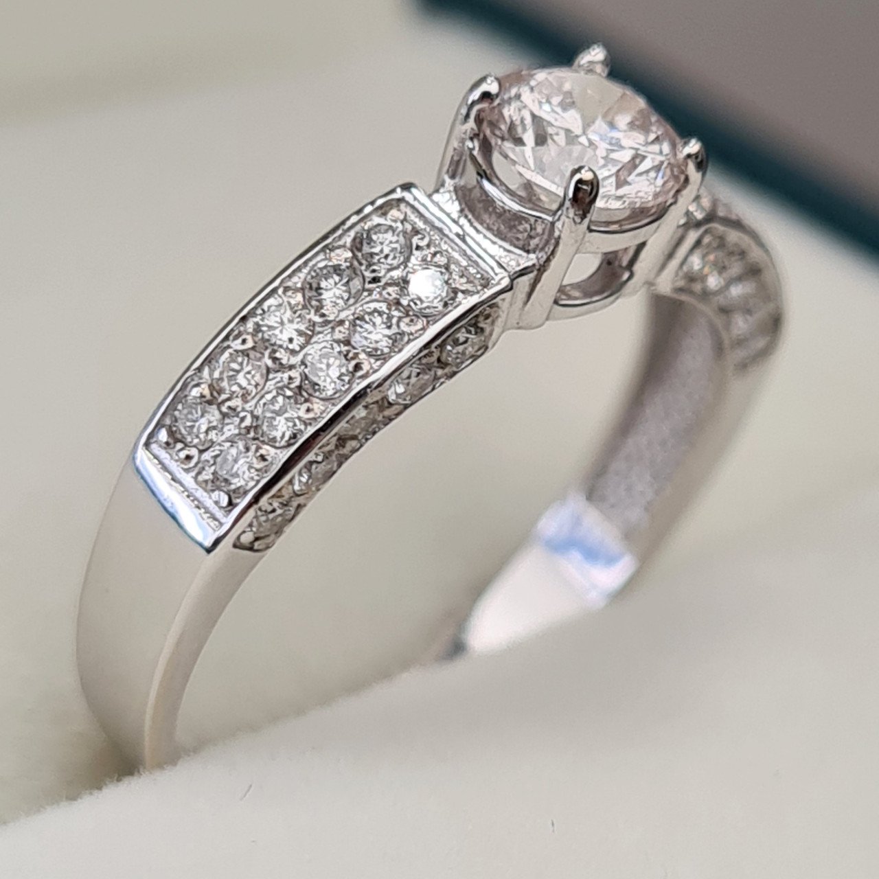 Кольцо Deimantas 92945259 16р 1,94гр 0,72ct. купить,NaN